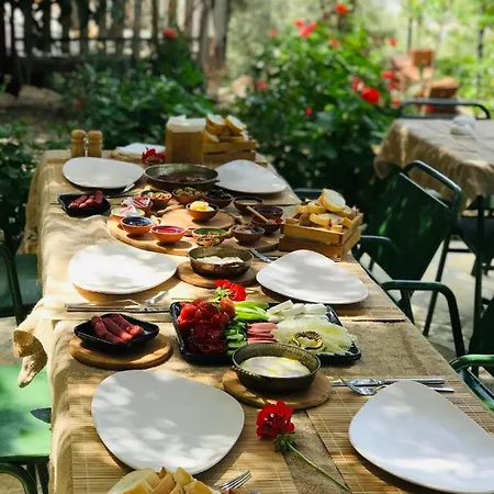 Ata Bungalow Frühstückspension Kaş